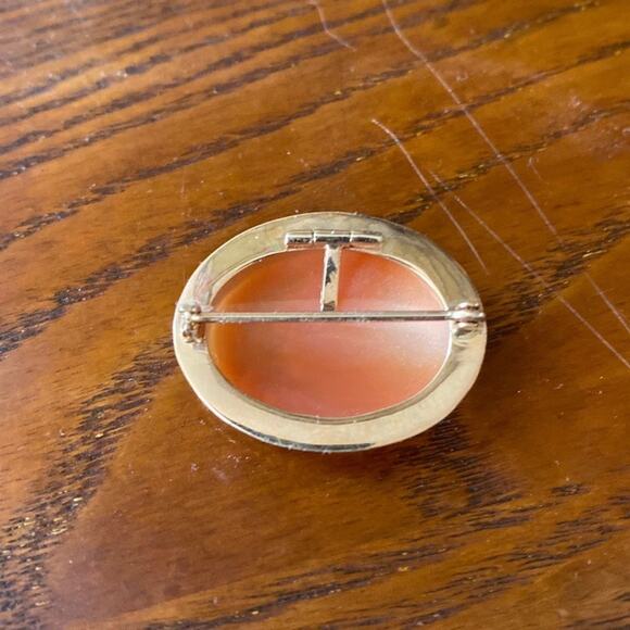 Vintage 10K Gold Cameo Brooch Pendant - Picture 2 of 2